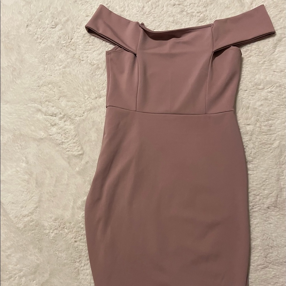 Windsor asymmetrical, off shoulder dress. Size M. Worn once in good condition. - Picture 2 of 4